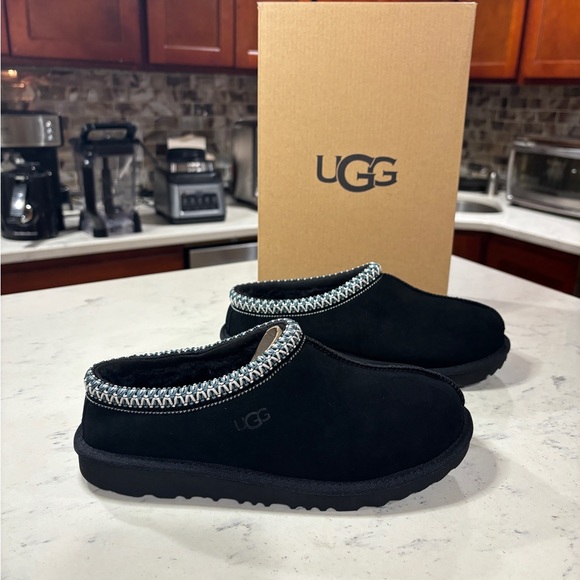 Size 1Y Brand New UGG Kids Tasman || Slipper black fast Shipping - Picture 5 of 9